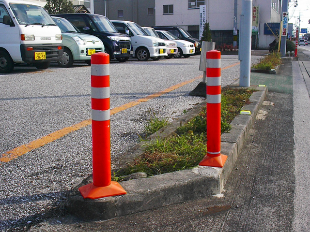 ゴコウ製品設置例 視線誘導標など交通安全用品メーカー直販 ゴコウショップ ゴコウ製品設置例 視線誘導標など交通安全用品メーカー直販 ゴコウショップ